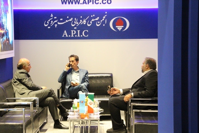 حضور فعال انجمن پتروشیمی در نمایشگاه نفت گاز و پتروشیمی 1404