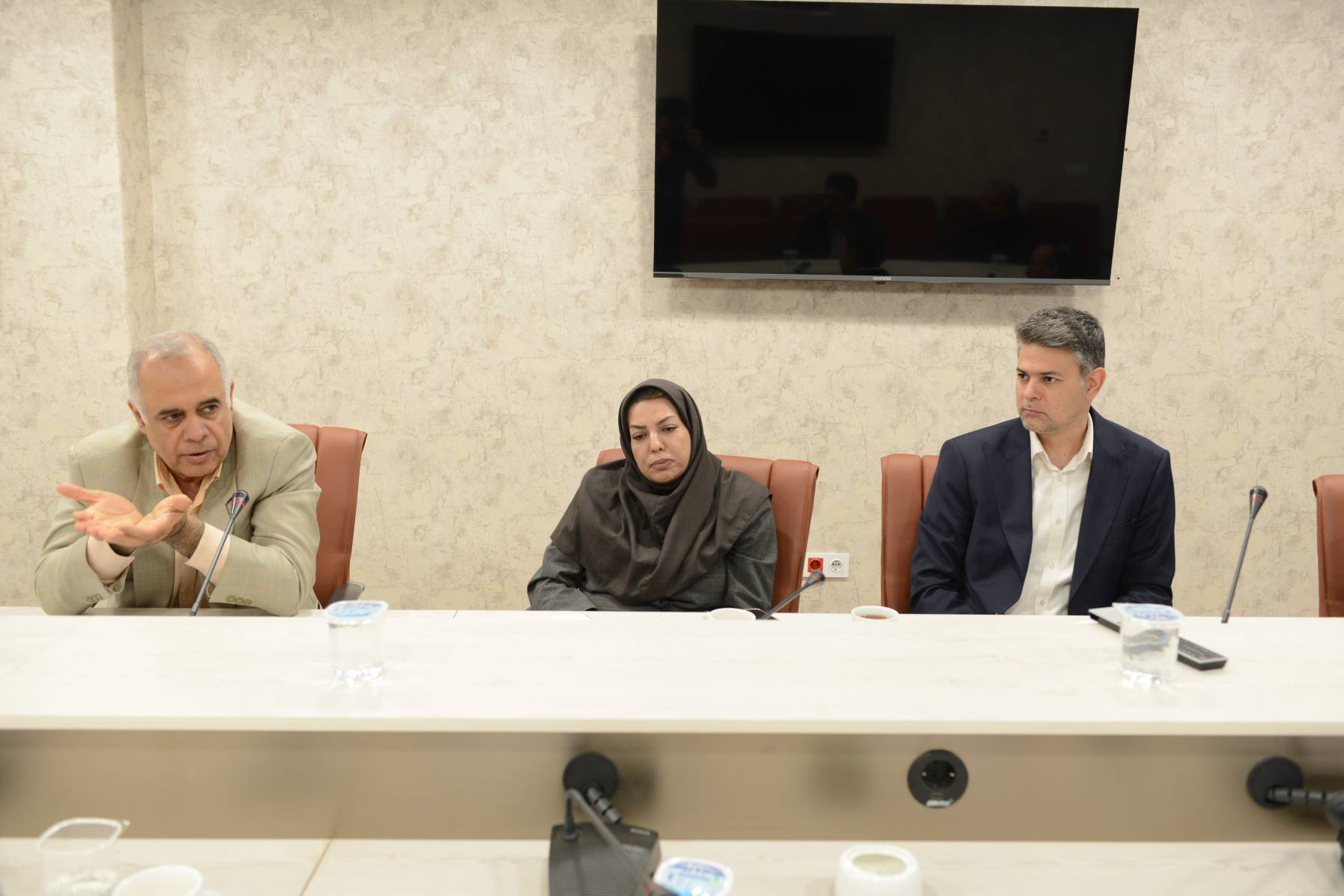 جلسه مشترک مدیران روابط عمومی هلدینگ های پتروشیمی به میزبانی انجمن صنفی کارفرمایی صنعت پتروشیمی+ عکس