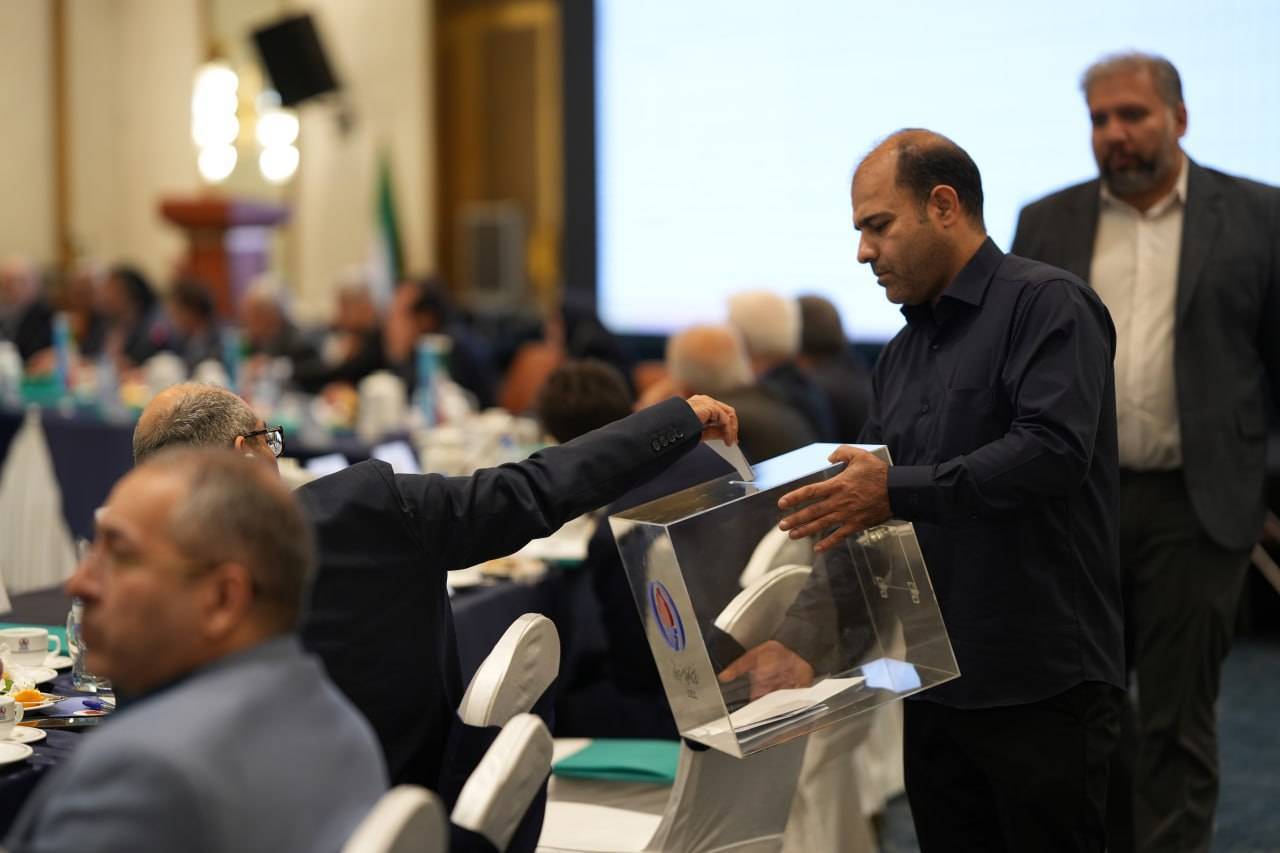 مجمع عمومی به طور فوق العاده انجمن صنفی کارفرمایی صنعت پتروشیمی برگزار شد